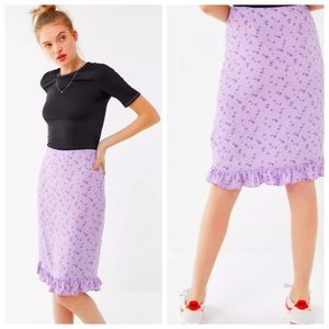 Urban Outfitters skirt Straight cut, feminine, high waisted silhouette ruffle S